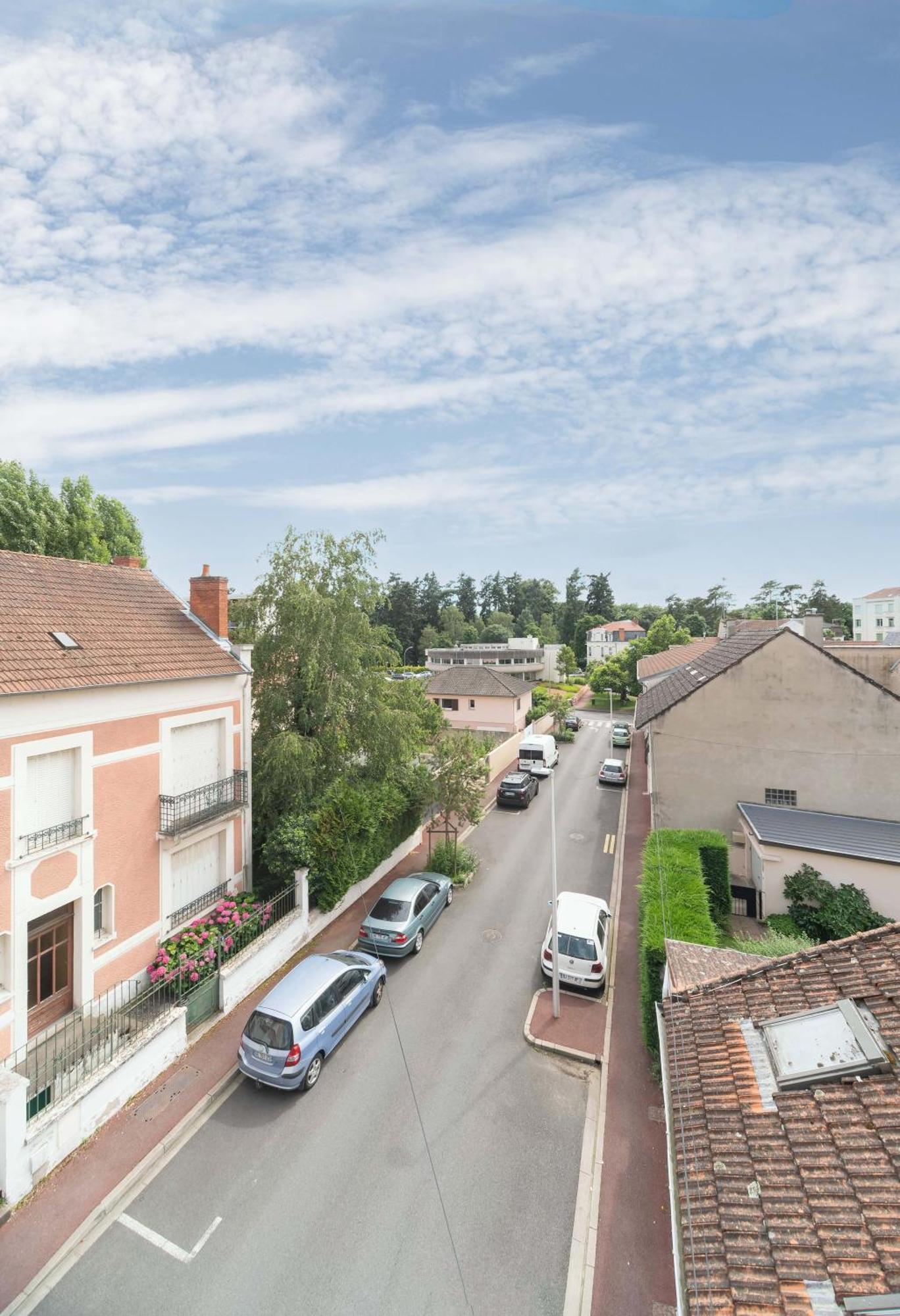Le Grenet - Appartement Design En Duplex Vichy Bagian luar foto
